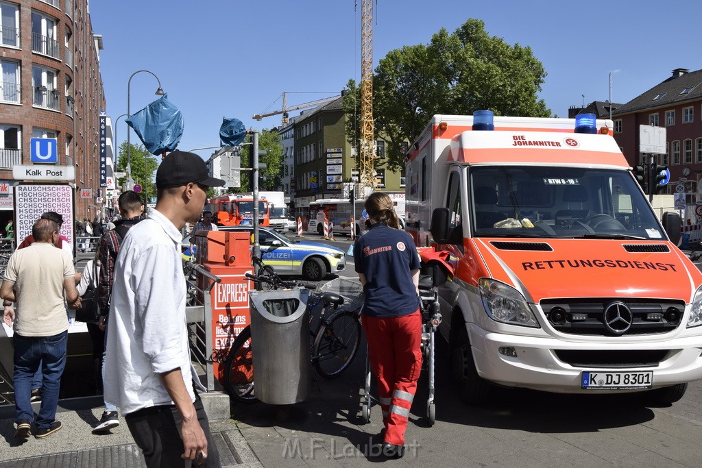 Einsatz BF Reizgas Koeln Kalk Kalk Arcaden P27.JPG - Miklos Laubert